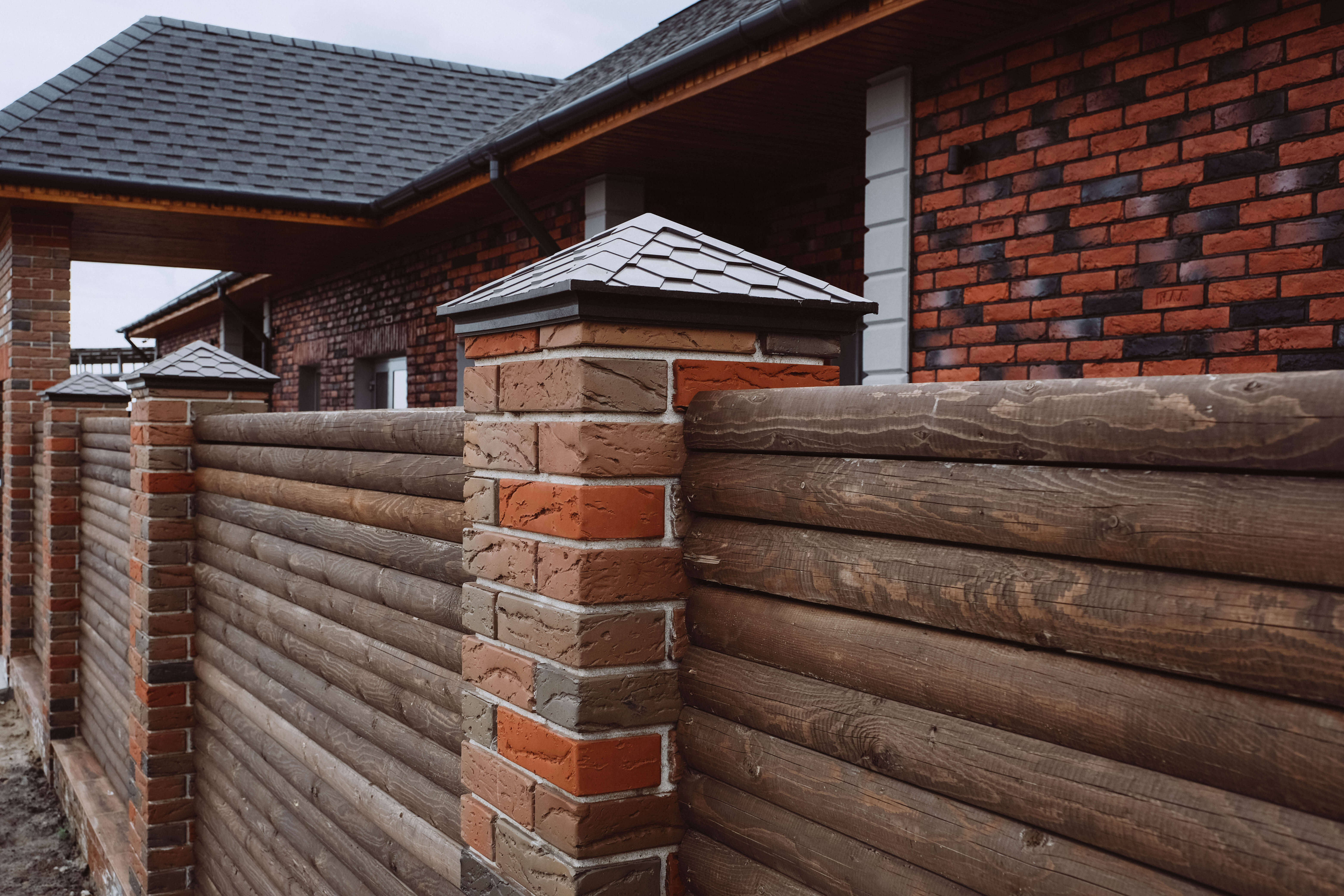 Колпак Zking Эверест Коричневый на столб 1.5х1.5 кирпича (390х390мм) в Северске фото