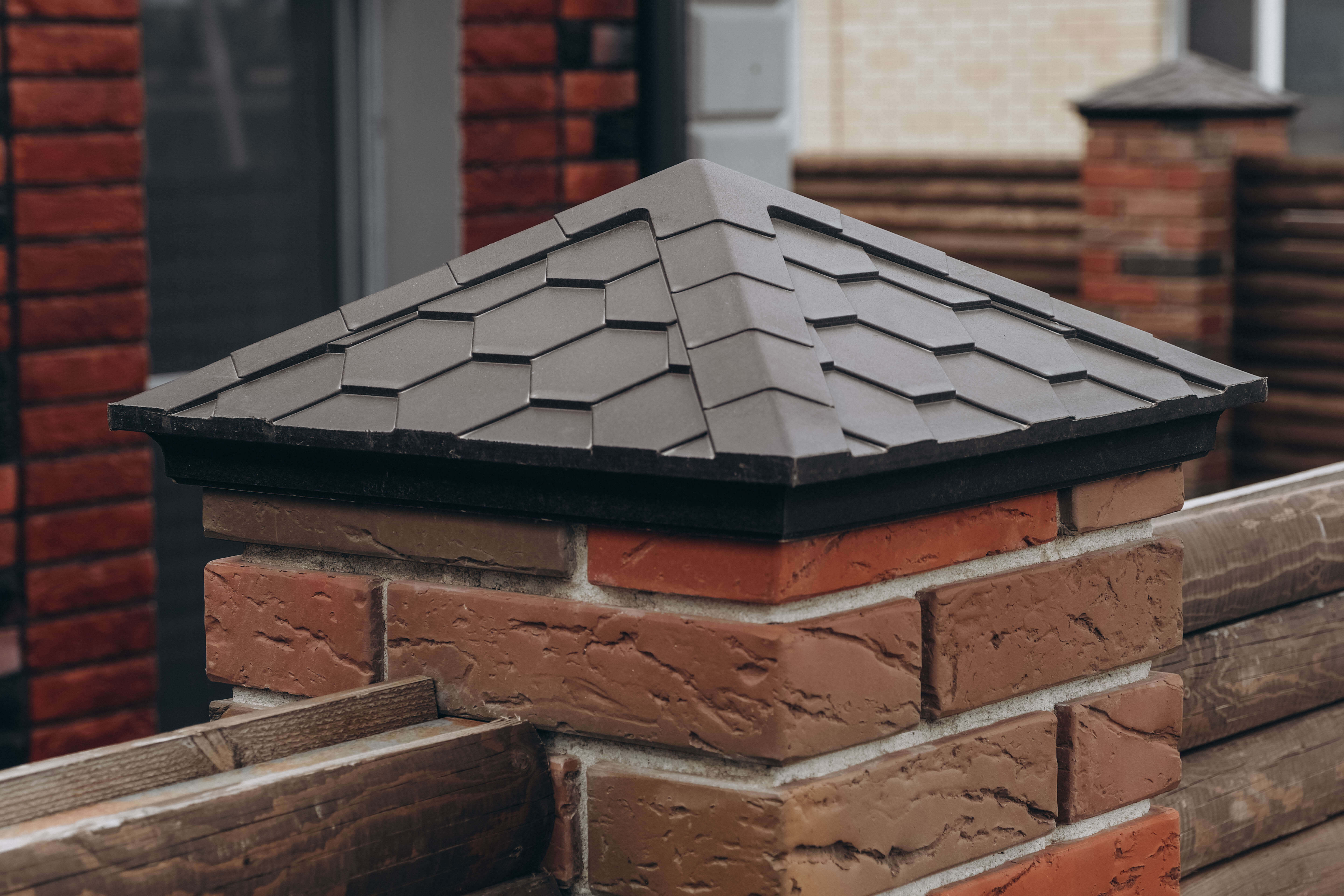 Колпак Zking Эверест Коричневый на столб 1.5х1.5 кирпича (390х390мм) в Северске фото